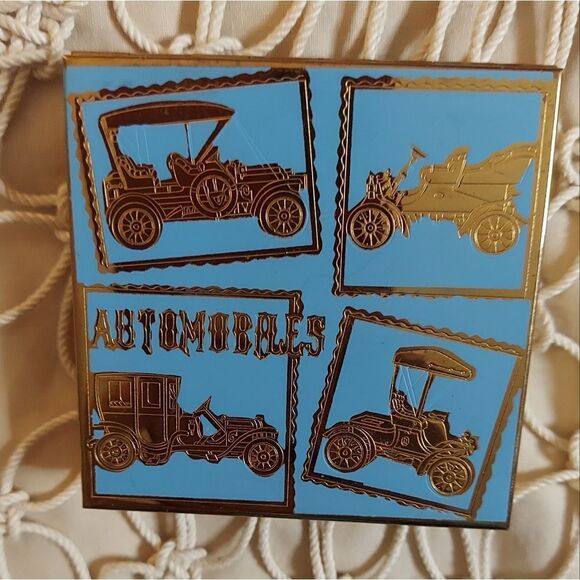 Zell Fifth Avenue Vintage Compact Powder Puff with Mirror - Picture 1 of 9